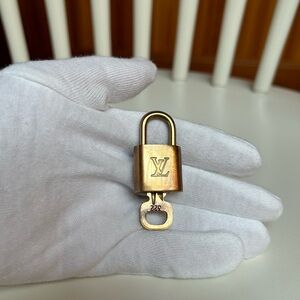 Louis Vuitton Lock and Key: 322